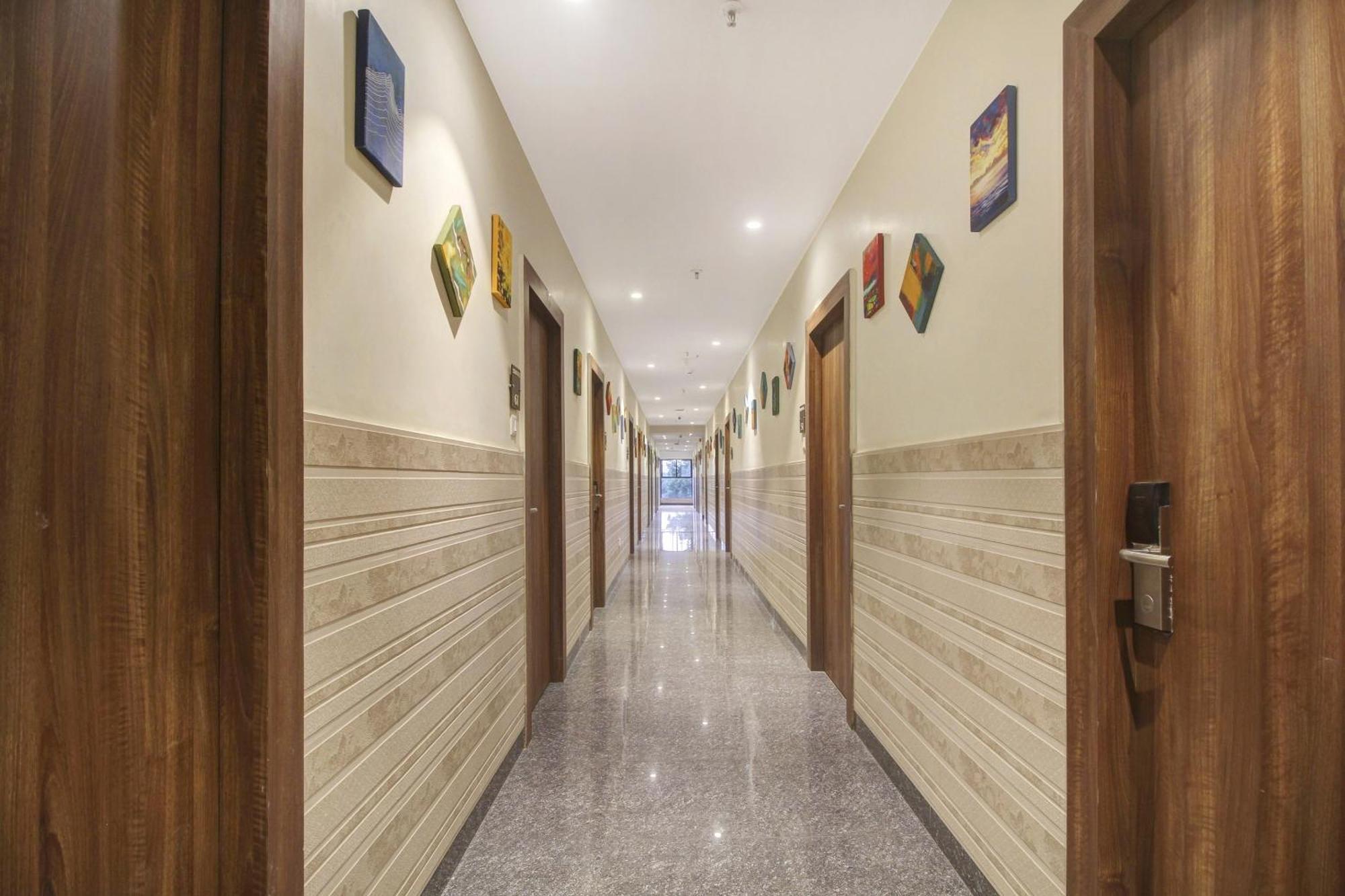 Townhouse Oak Sohotel Hāora 外观 照片