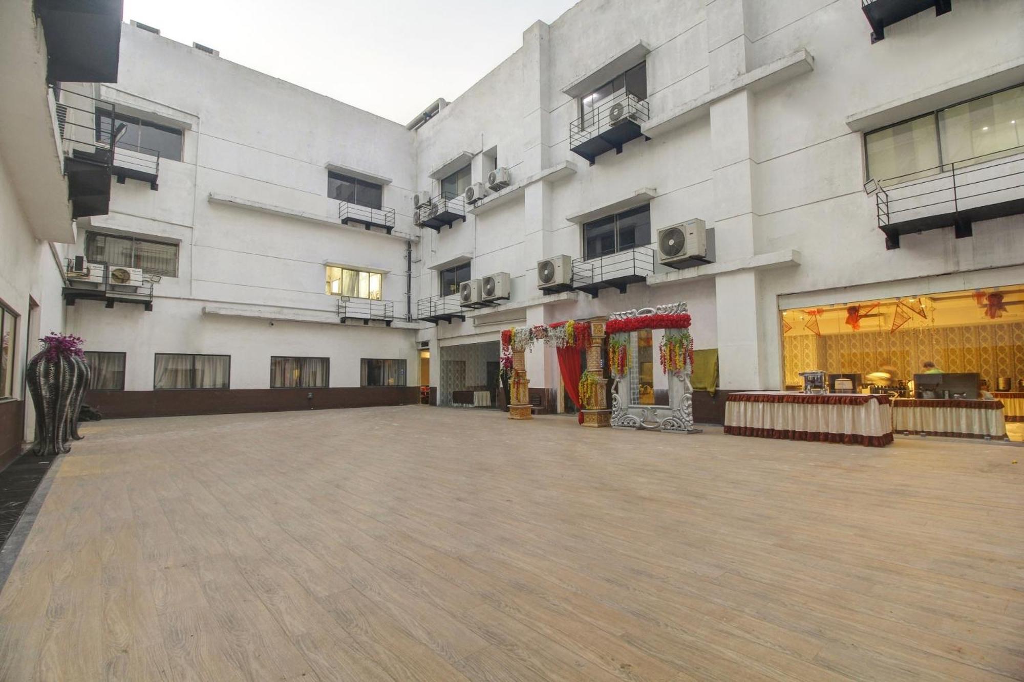 Townhouse Oak Sohotel Hāora 外观 照片