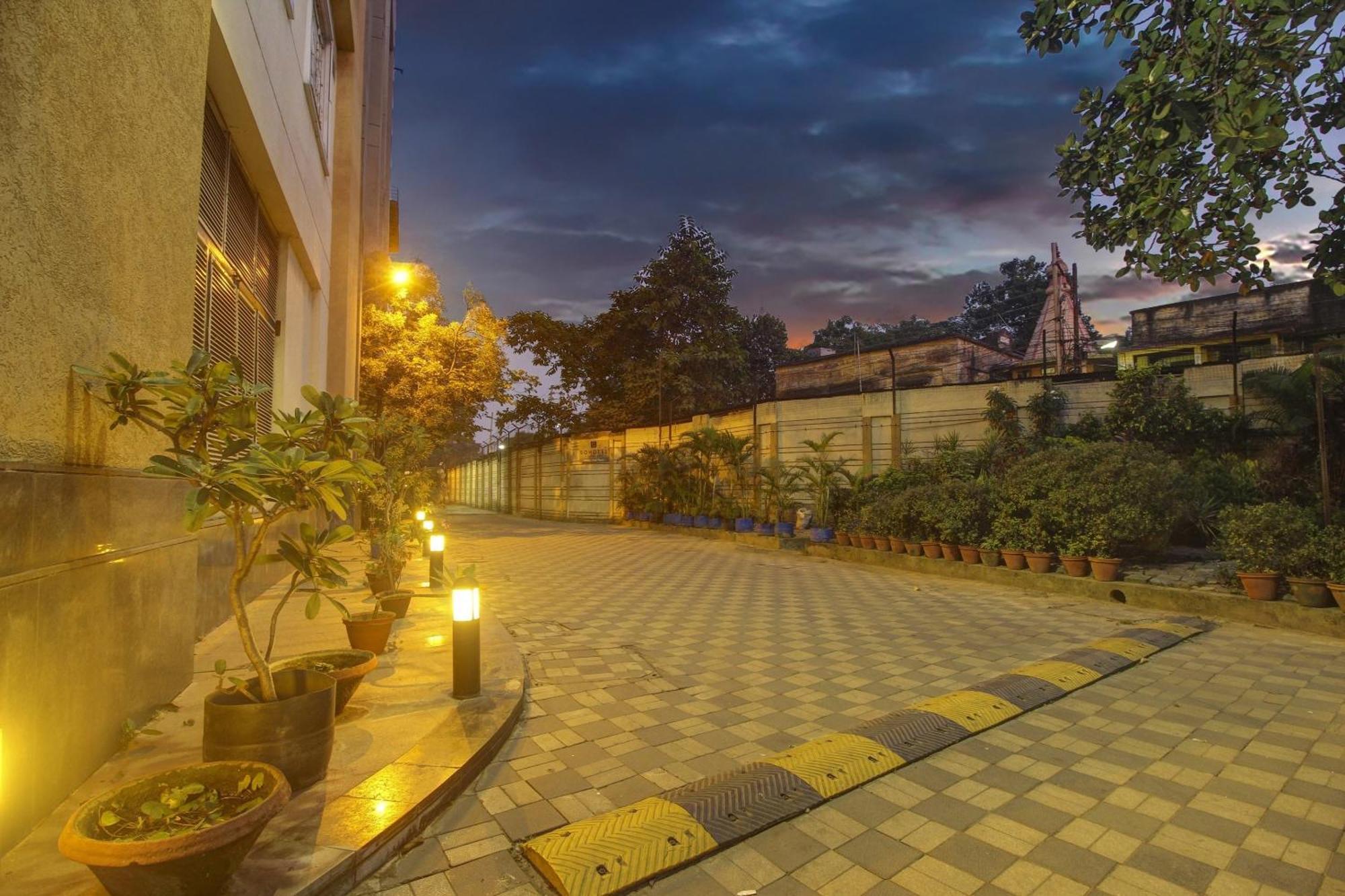 Townhouse Oak Sohotel Hāora 外观 照片
